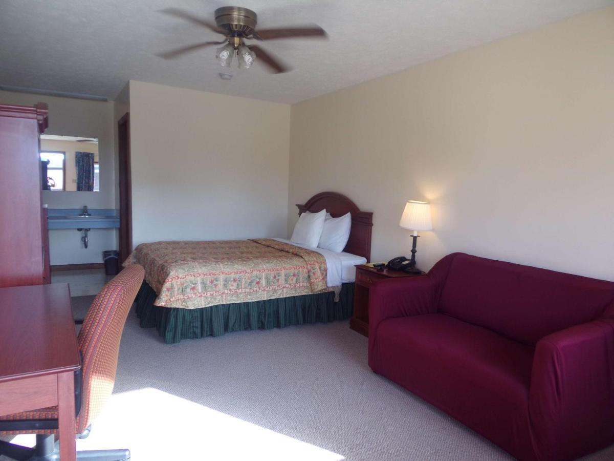 Huggy Bear Motel - Warren Exterior photo