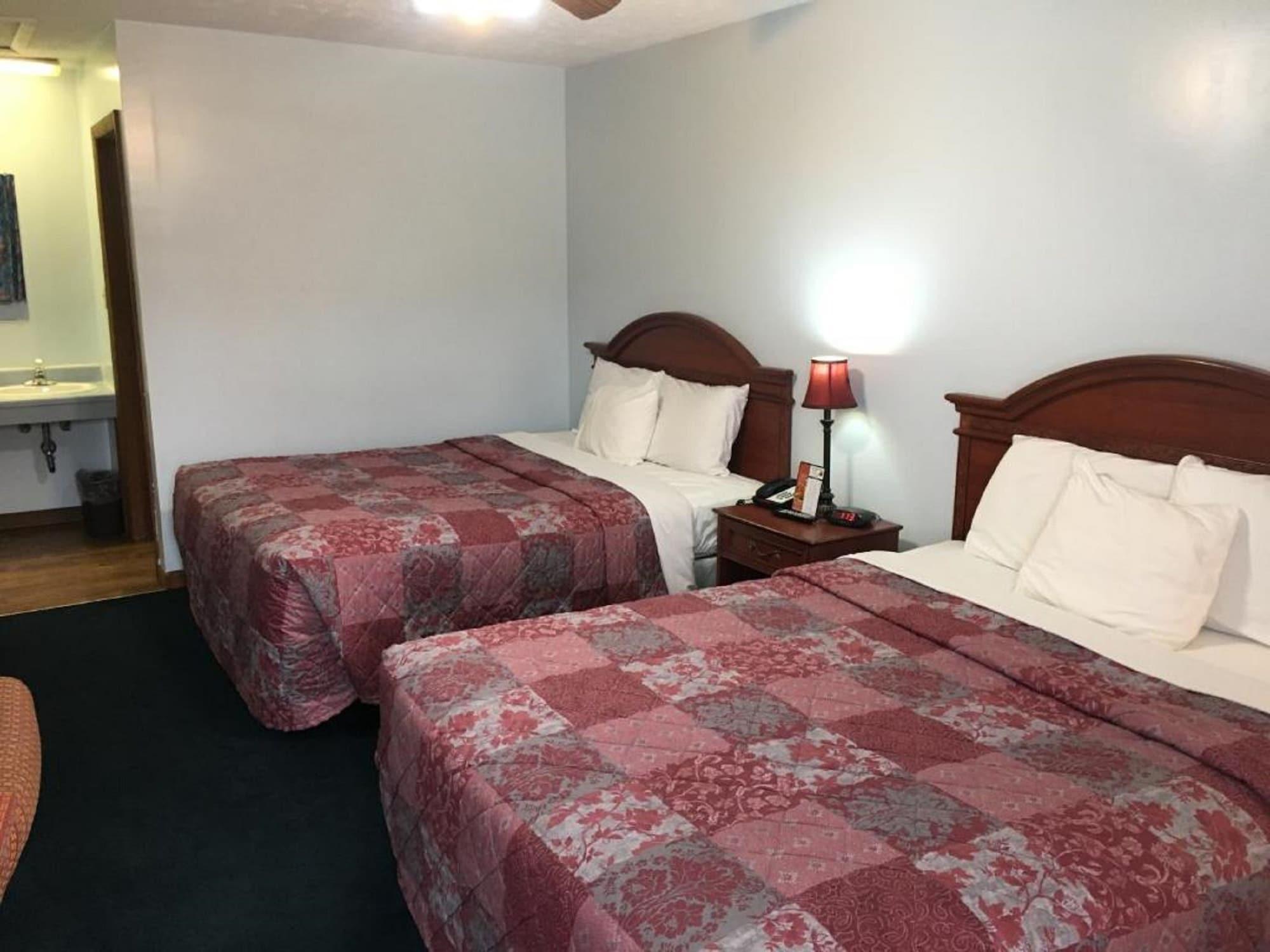 Huggy Bear Motel - Warren Exterior photo